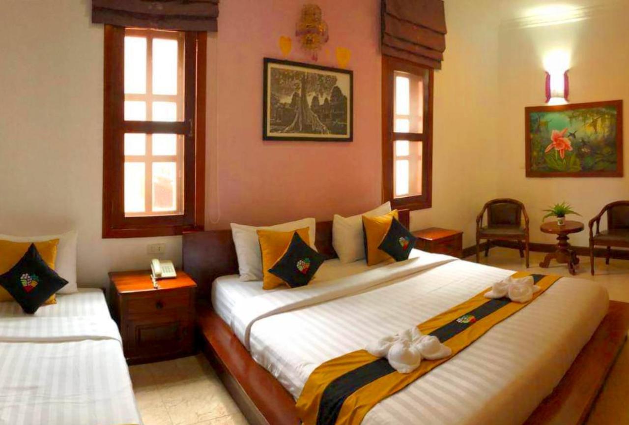 Antonios Villa Hotel Siem Reap Bagian luar foto